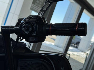 2024 HARLEY DAVIDSON STREET GLIDE Base