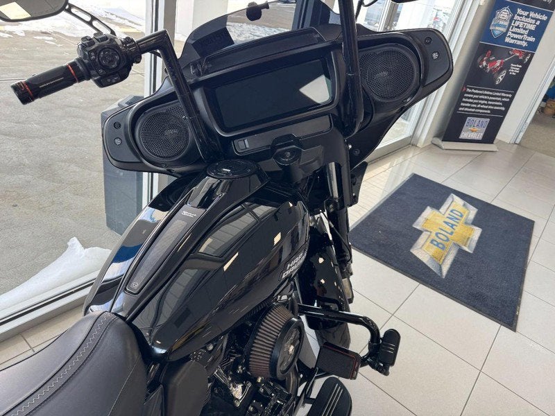 2024 HARLEY DAVIDSON STREET GLIDE Base