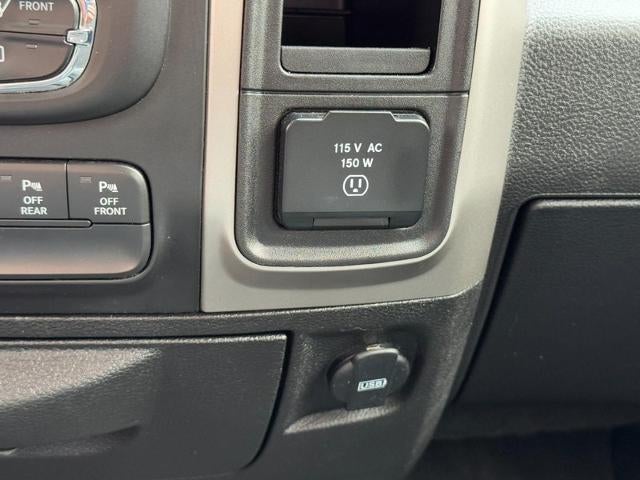 2019 RAM 1500 Classic Big Horn 4x4 Crew Cab Box