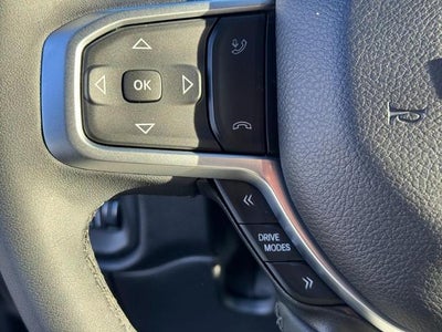 2025 RAM 1500 Big Horn 4x4 Crew Cab Box