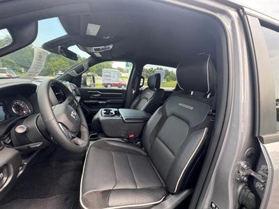 2025 RAM 1500 Laramie 4x4 Crew Cab Box