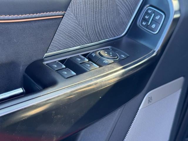 2022 Ford F-150 LARIAT 4WD SuperCrew 5.Box