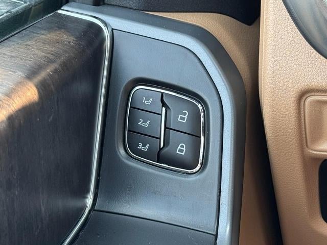 2023 Ford F-150 LARIAT 4WD SuperCrew 5.Box