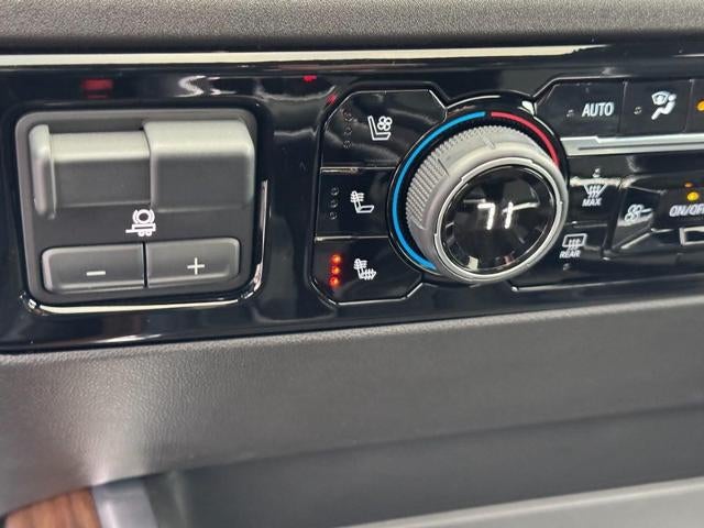 2022 Chevrolet Silverado 1500 4WD Crew Cab High Country