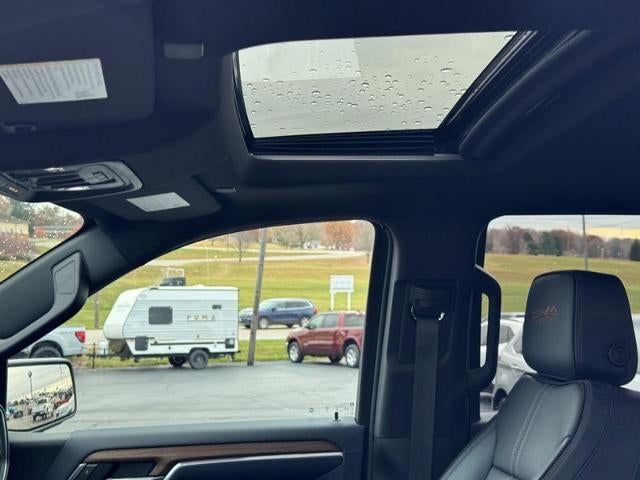 2022 Chevrolet Silverado 1500 4WD Crew Cab High Country