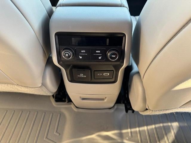 2022 GMC Acadia FWD 4dr SLT