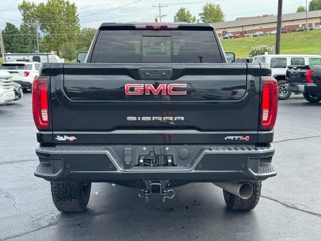 2023 GMC Sierra 2500 HD 4WD Crew Cab AT4