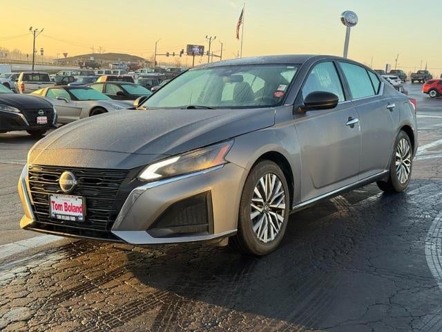 2024 Nissan Altima 2.5 SV Sedan