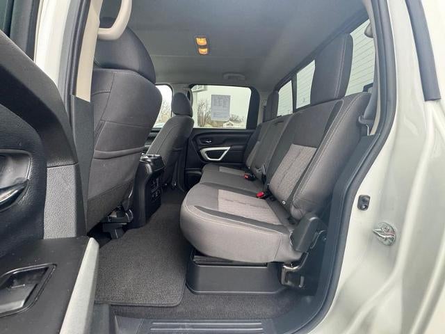 2024 Nissan Titan 4x4 Crew Cab SV