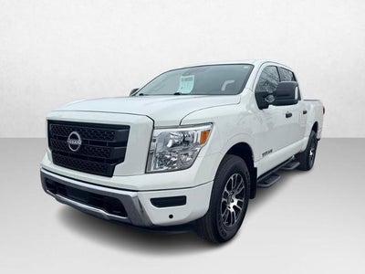 2024 Nissan Titan 4x4 Crew Cab SV