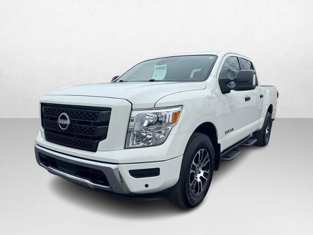 2024 Nissan Titan 4x4 Crew Cab SV