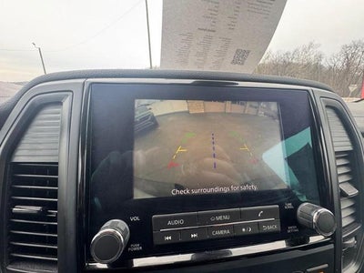 2024 Nissan Titan 4x4 Crew Cab SV