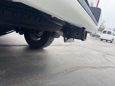 2024 Nissan Titan 4x4 Crew Cab SV