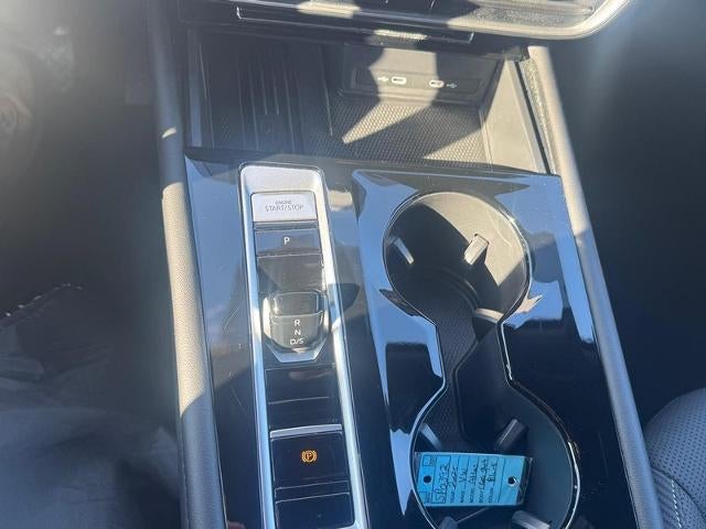 2025 Volkswagen Atlas Cross Sport 2.0T SE w/Technology 4MOTION