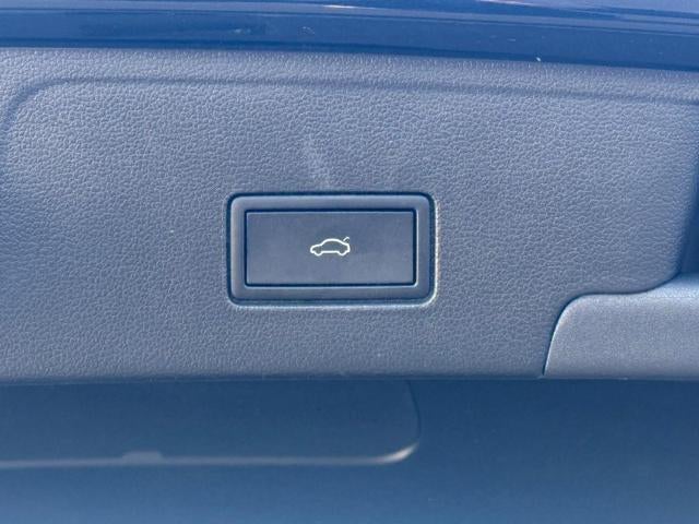 2025 Volkswagen Atlas Cross Sport 2.0T SE w/Technology 4MOTION