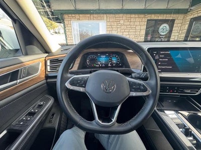 2025 Volkswagen Atlas 2.0T SE w/Technology 4MOTION