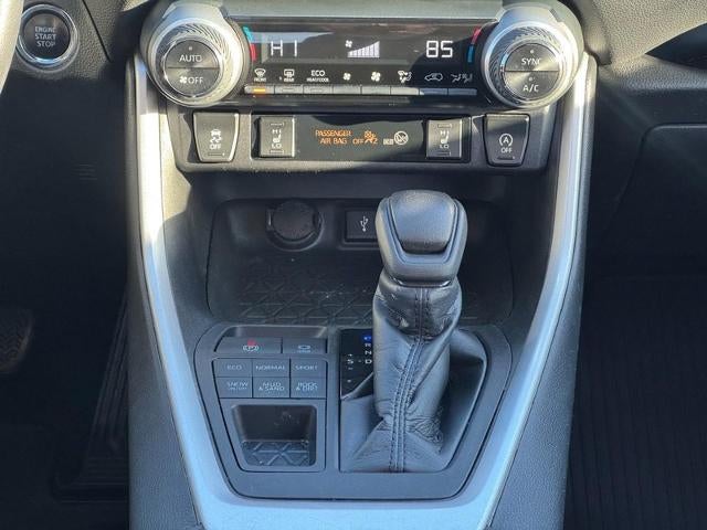 2020 Toyota RAV4 XLE AWD (Natl)