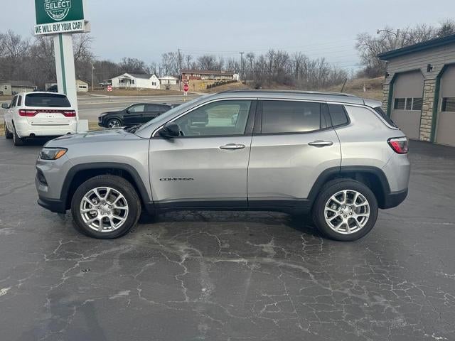 2022 Jeep Compass Latitude Lux