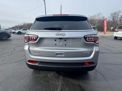 2022 Jeep Compass Latitude Lux
