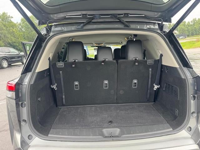 2023 Nissan Pathfinder SL 4WD