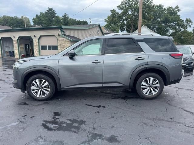 2023 Nissan Pathfinder SL 4WD