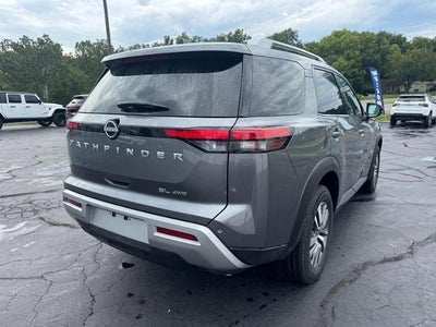 2023 Nissan Pathfinder SL 4WD