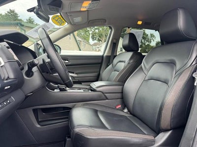 2023 Nissan Pathfinder SL 4WD