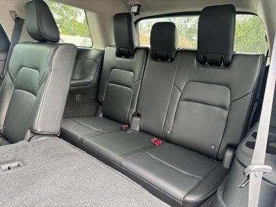 2023 Nissan Pathfinder SL 4WD