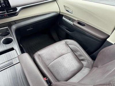 2022 Toyota Sienna Platinum AWD 7-Passenger (Natl)