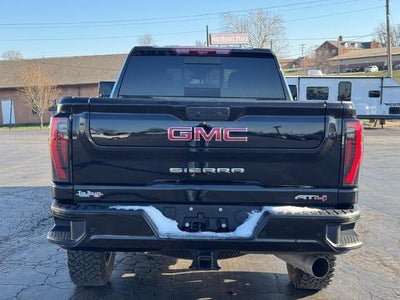 2025 GMC Sierra 2500 HD 4WD Crew Cab AT4