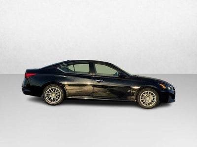 2024 Nissan Altima 2.5 SV Sedan