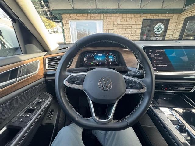 2025 Volkswagen Atlas 2.0T SE w/Technology 4MOTION